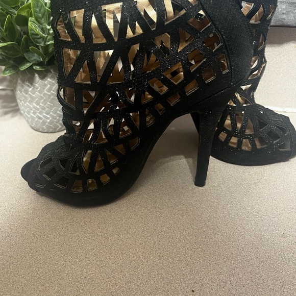 Excellent condition - Picture 2 of 2